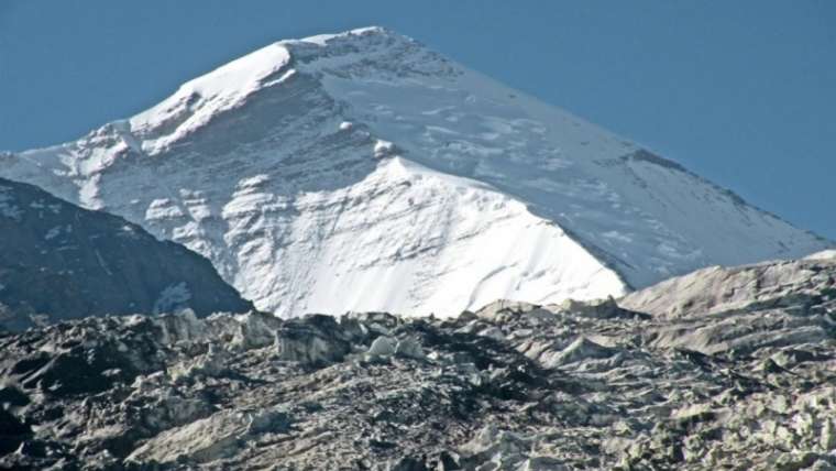 Mt. Ladakhi Climbing